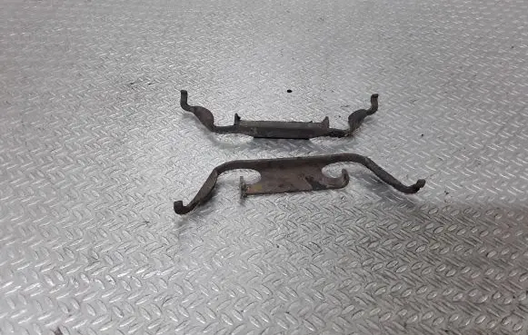 BMW X5 E53 Front brake pad spring 