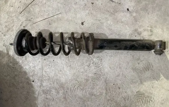 BMW 5 F10 F11 Rear shock absorber with coil spring 6863299