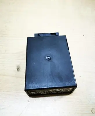 BMW 5 E39 Air suspension control unit module (rear) 1092396 05103000