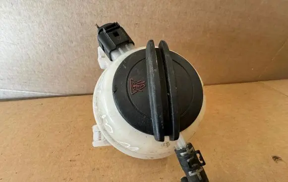 Volkswagen Up Coolant expansion tank/reservoir