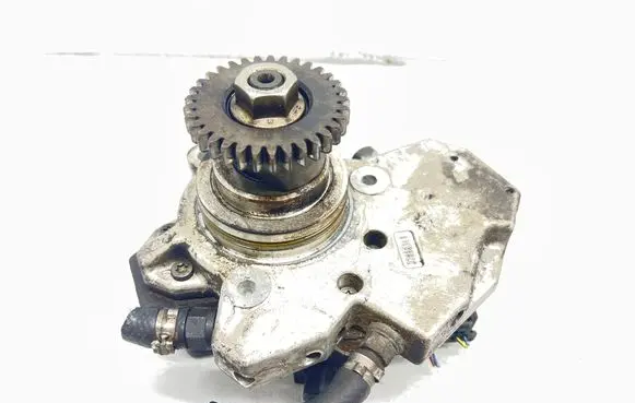 Mercedes-Benz CLS C219 Fuel injection high pressure pump A6420700201