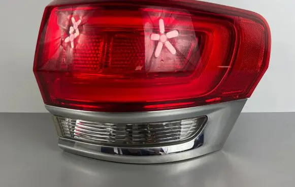 Jeep Grand Cherokee Rear/tail lights P68110000AC