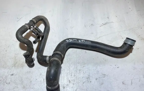 Mercedes-Benz GLE (W166 - C292) Engine coolant pipe/hose A1665000077 04122012
