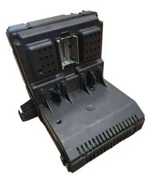 Volvo V70 Fuse module 30728542 00005517790 12243779
