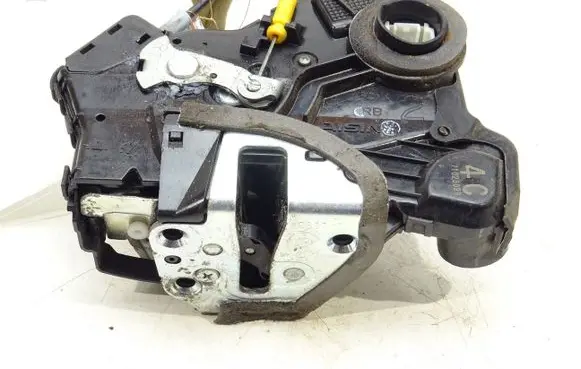 Toyota Highlander XU40 Front door lock