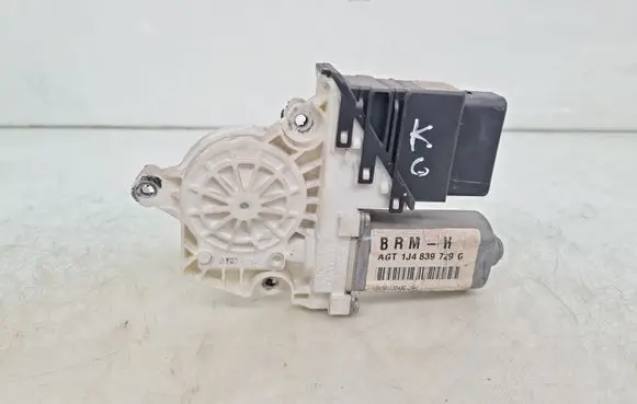 Volkswagen Golf IV Rear door window regulator motor 1J4839729G