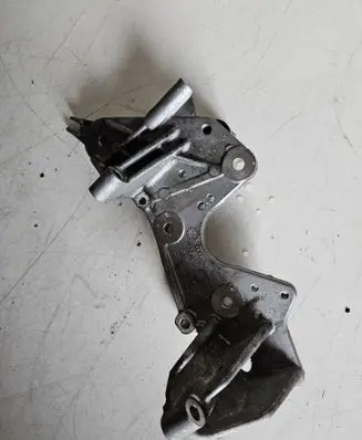 Volkswagen Touareg II Fuel pump bracket 059130147P