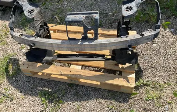 Mercedes-Benz CLS C219 Radiator support slam panel