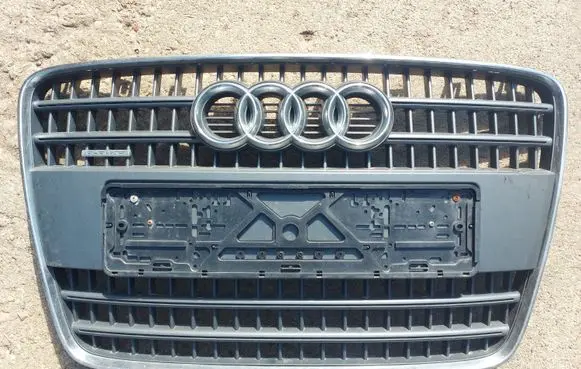 Audi Q7 4L Front bumper upper radiator grill 4L0853651