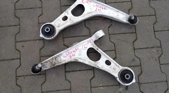 Nissan Qashqai J12 Rear control arm AA10311