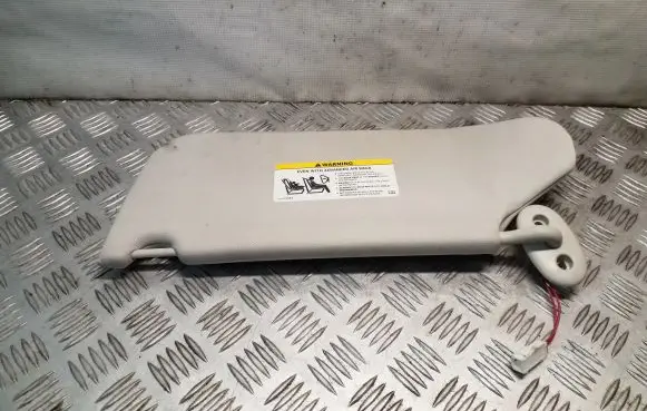Dodge Nitro Sun visor