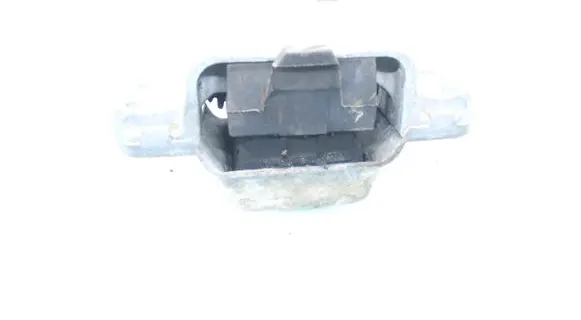 Volkswagen Touran II Engine mount bracket 3318206