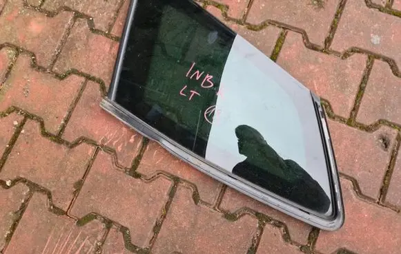 Opel Insignia B Sliding door window/glass 