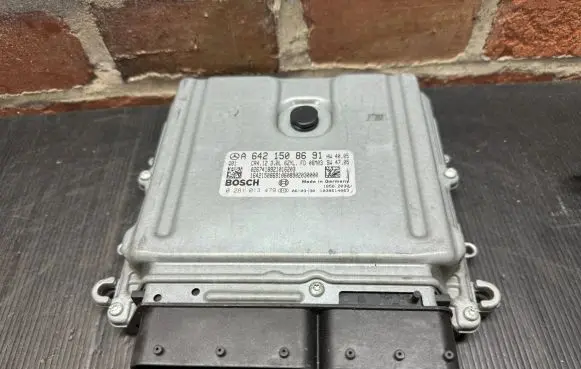 Mercedes-Benz E W211 Engine control unit/module ECU A6421508691 0281013479
