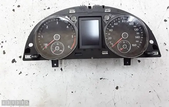 Volkswagen PASSAT B7 Speedometer (instrument cluster) 3AA920970J