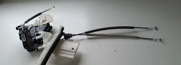 Hyundai Ioniq Rear door lock