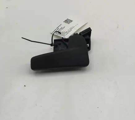 Volkswagen T-Roc Engine bonnet (hood) release handle 6R1823533 517823633B