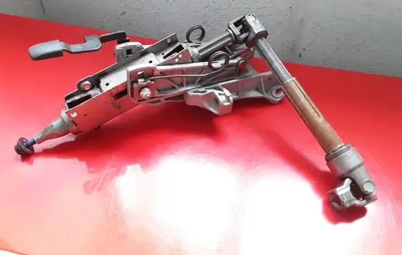 Volvo V40 Steering wheel axle 665681001F