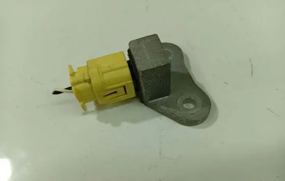 Nissan Qashqai Airbag deployment crash/impact sensor 