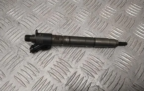 Volvo XC70 Fuel injector 31272690