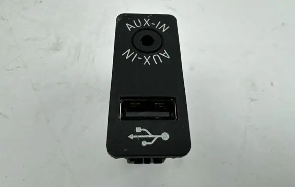 BMW 1 F20 F21 AUX in-socket connector 9229246