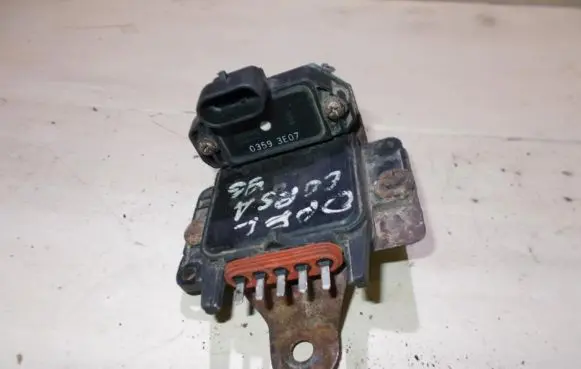 Opel Corsa B Ignition amplifier control unit 