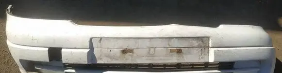 Opel Astra G Front bumper baltas