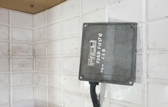 Ford Fiesta Engine control unit/module 2S6A12A650TH S118107003L