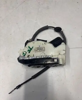 Volkswagen PASSAT B7 Rear door lock SA8627 5K4839015G