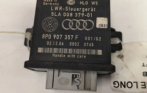 Audi A8 S8 D3 4E Light module LCM 5LA00837901 8P0907357F