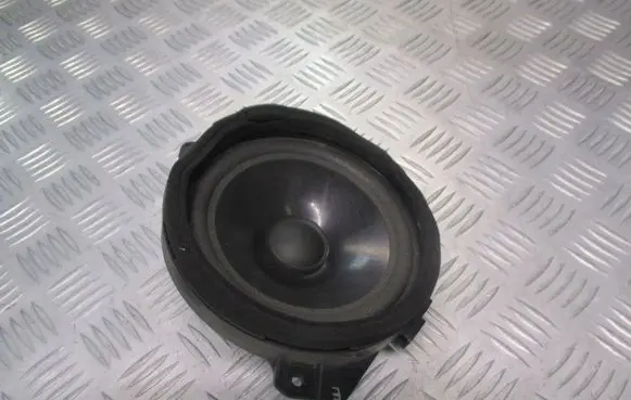 Subaru Legacy Front door speaker