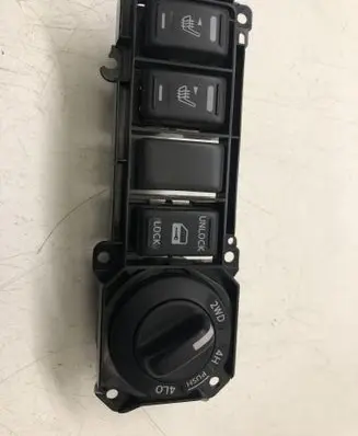 Nissan Navara D40 Other switches/knobs/shifts 061B54