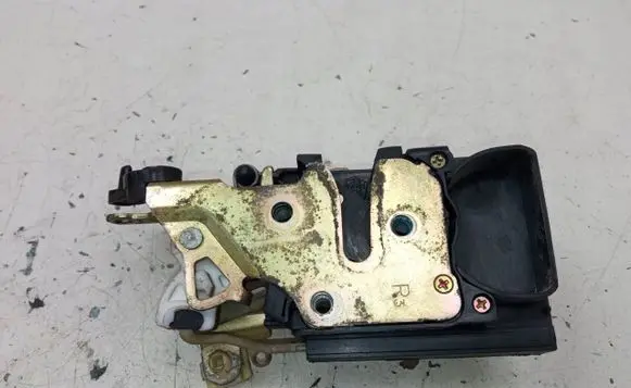 Chevrolet Aveo Rear door lock RH1-2