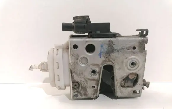Audi A4 S4 B5 8D Front door lock 8D1837016A