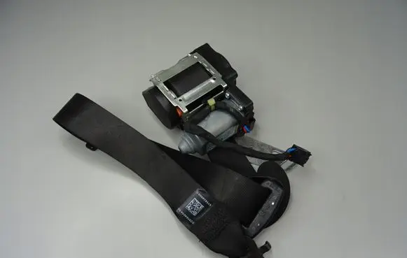 BMW 7 F01 F02 F03 F04 Front seatbelt
