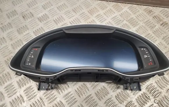Audi Q7 4M Speedometer (instrument cluster) 4M0920890C