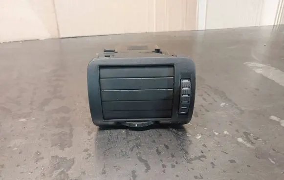 Skoda Superb B5 (3U) Dashboard side air vent grill/cover trim 3U0819701A 3U0819701B