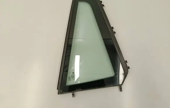 BMW X3 F25 Rear vent window glass 7205599 7205603