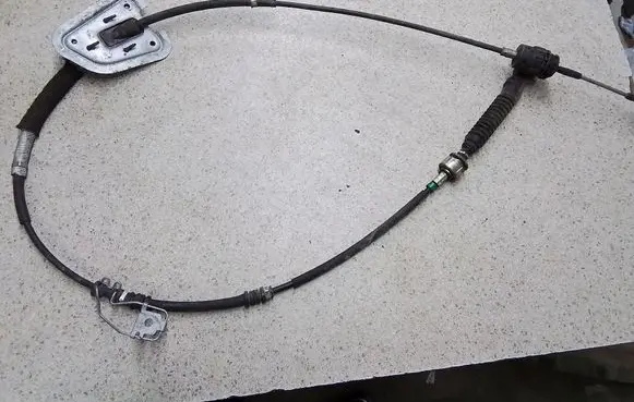 Gear shift cable linkage