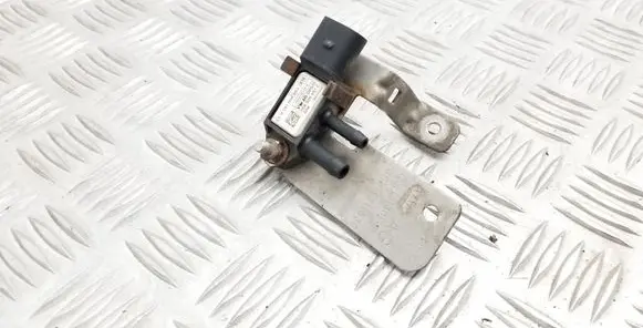 Skoda Rapid (NH) Exhaust gas pressure sensor 059906051C 0281006083 6R0131563
