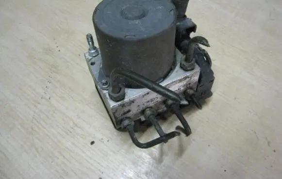 Ford Mondeo Mk III ABS Pump 0265800381