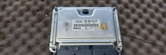 Audi A4 S4 B5 8D Engine control unit/module 038906019AN 0281010094