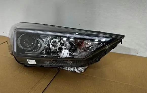 Hyundai Tucson TL Headlight/headlamp