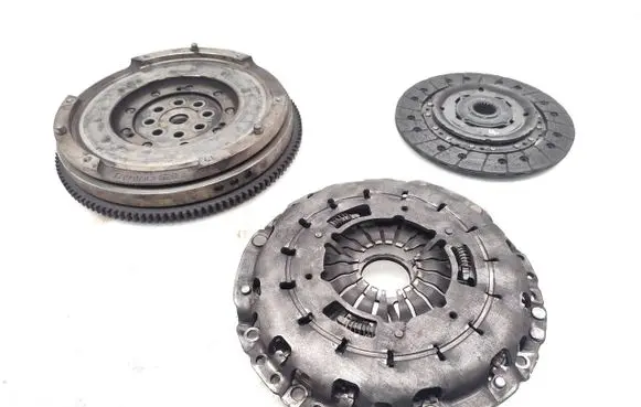 BMW 3 E90 E91 Clutch set kit 704727 C0704075