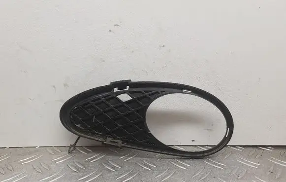 Mercedes-Benz C W203 Front bumper lower grill A2038850523