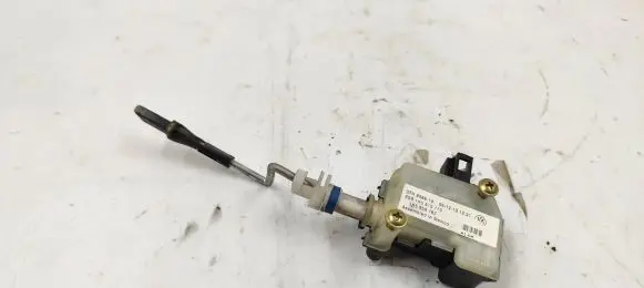 Fuel tank cap lock