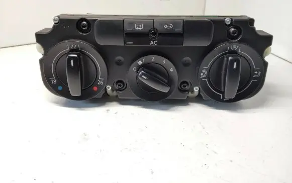 Volkswagen PASSAT B6 Climate control unit