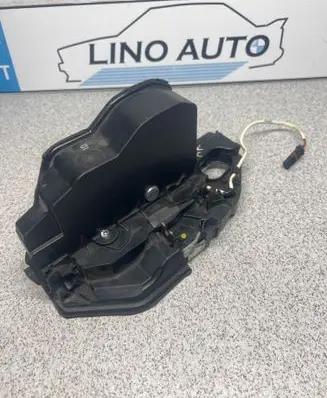BMW 5 F10 F11 Front door lock 7185692