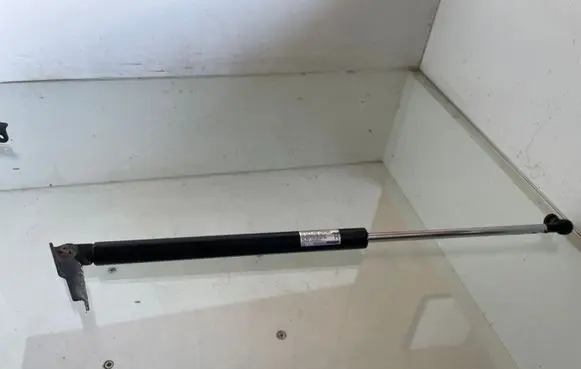 Subaru Forester SH Tailgate/trunk strut/damper 0E25