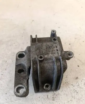 Volkswagen PASSAT B6 Engine mount bracket 1K0199262
